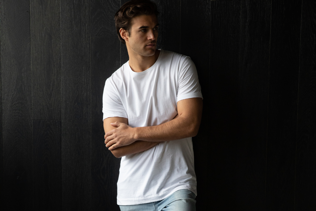 Do men's t-shirts fit women? Ours do, because they're unisex and universal ethical sustainable